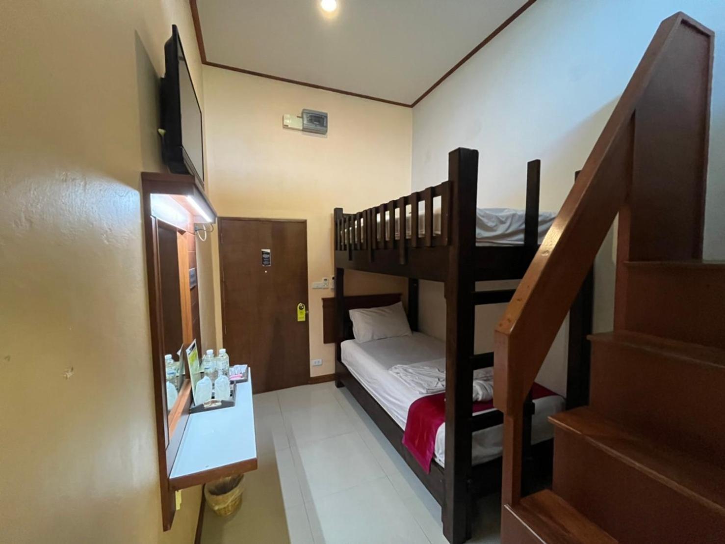 First&Frang Hotel-SHA Extra Plus Thong Sala Exterior foto