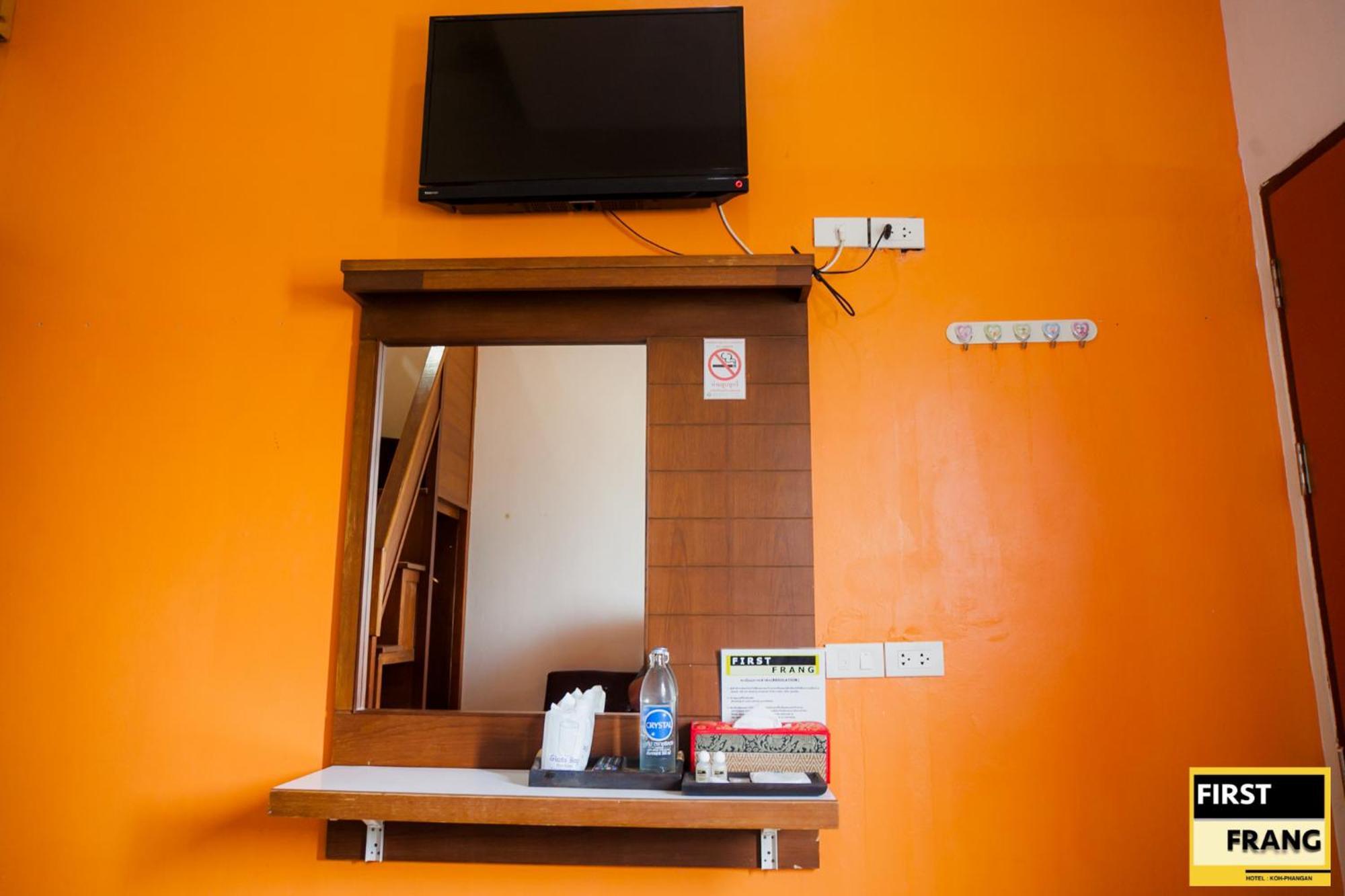 First&Frang Hotel-SHA Extra Plus Thong Sala Exterior foto